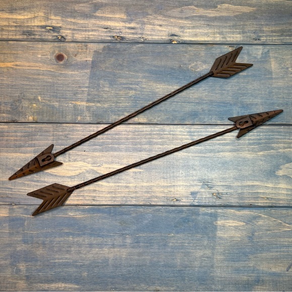 Hanging Metal Arrow Set - Picture 7 of 11